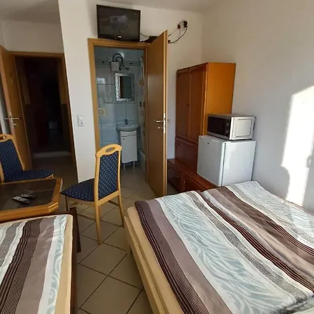 Guest house Goscinne Dw Antom Dzwirzyno