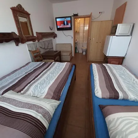 ゲストハウス Goscinne Dw Antom ジビジノ