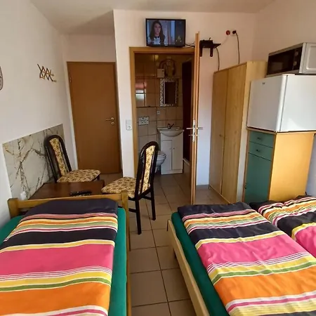 Goscinne Dw Antom ジビジノ