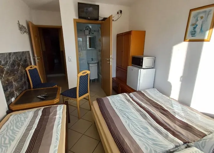 Casa de hóspedes Goscinne Dw Antom Dźwirzyno